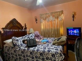 2156 NW 32nd St, Miami, FL 33142 - bedroom with ceiling fan