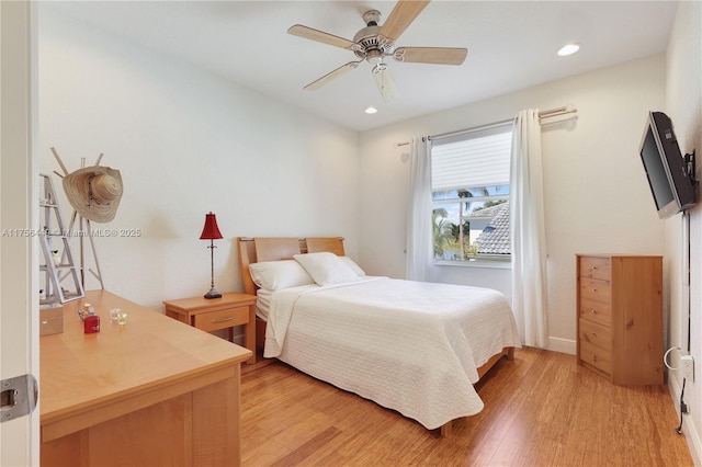 bedroom with recessed lighting, baseboards, light wood-style floors, and ceiling fan