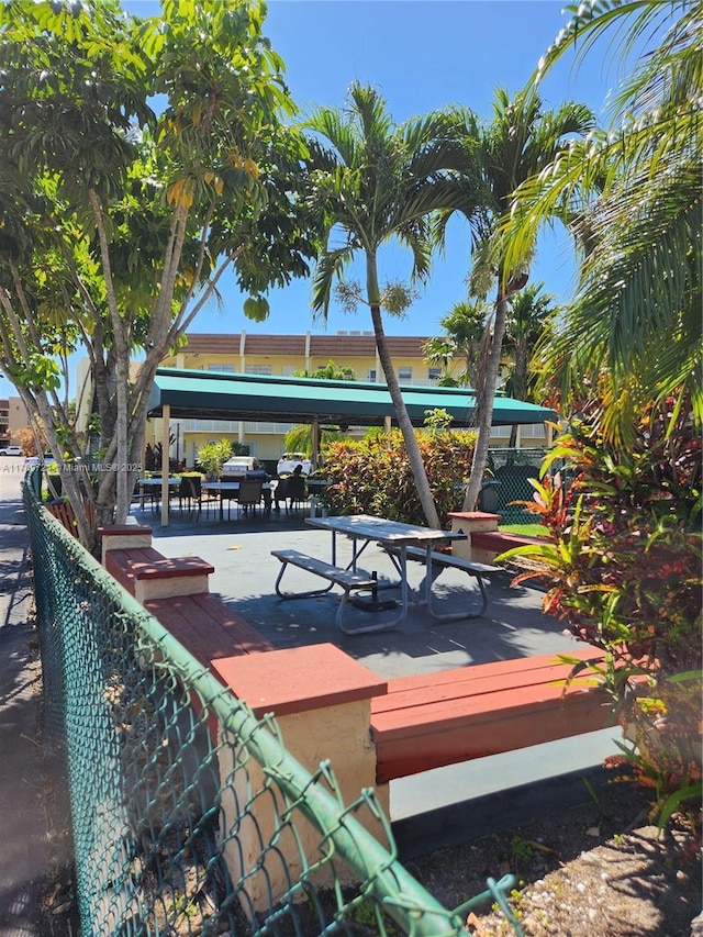 6670 Royal Palm Unit K 202, Pompano Beach, FL 33063 - view of surrounding community