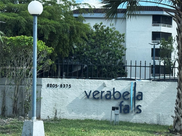 view of community / neighborhood sign