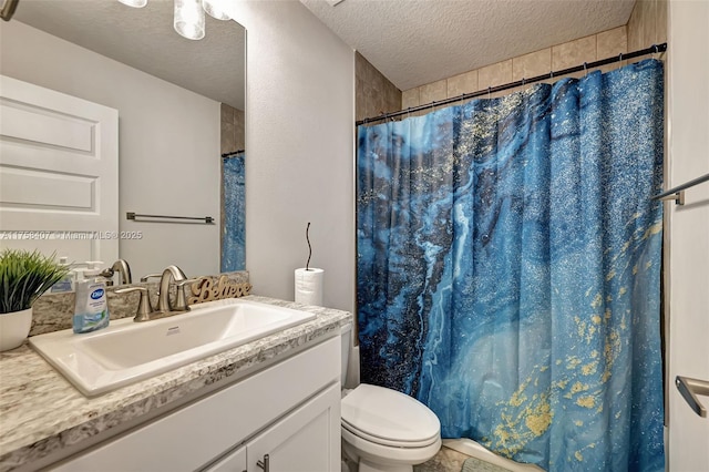 5338 Lugo St, Fort Pierce, FL 34951 - bathroom featuring vanity, toilet, a shower with curtain, and a textured ceiling