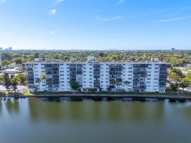 1175 NE Miami Gardens Dr Unit 610, Miami, FL 33179 - aerial view of a large body of water and apartment complex