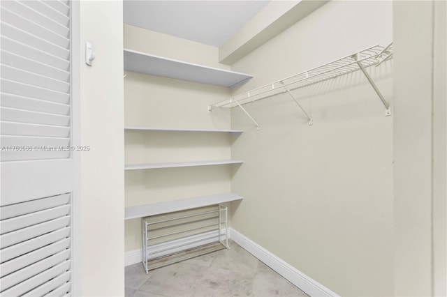 view of spacious closet