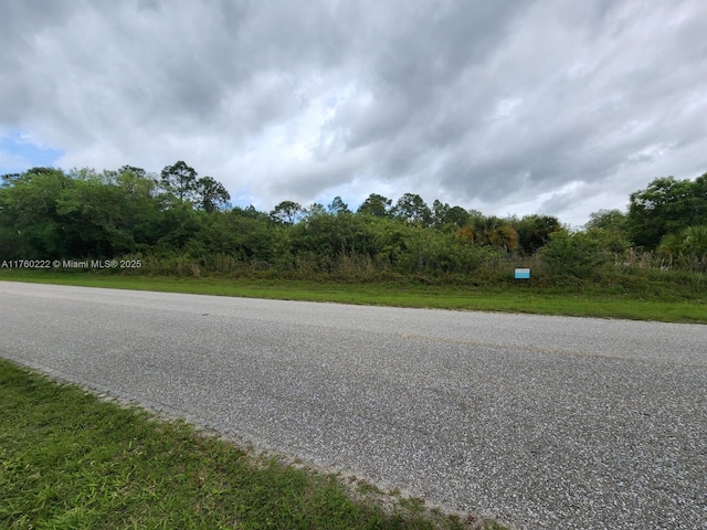 Listing photo 3 for 193 Avenida Del Sur, Clewiston FL 33440