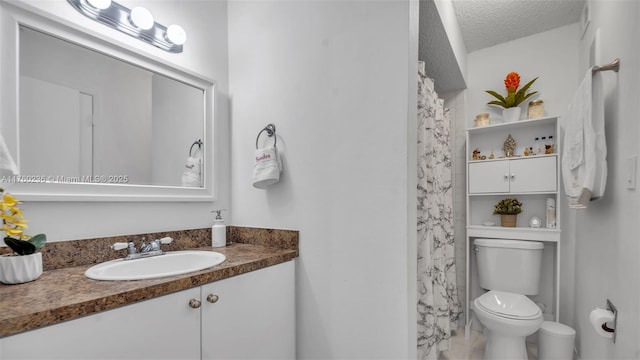 15591 SW 105th Ter Unit 524, Miami, FL 33196 - full bath featuring vanity, a textured ceiling, and curtained shower