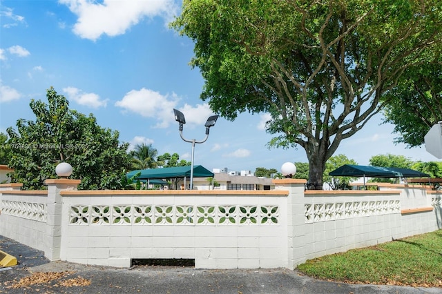 4270 NW 40th St Unit 209, Lauderdale Lakes, FL 33319 - exterior space featuring fence