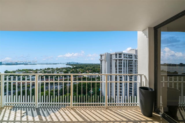 1000 Quayside Ter Unit 1812, Miami, FL 33138 - balcony with a water view