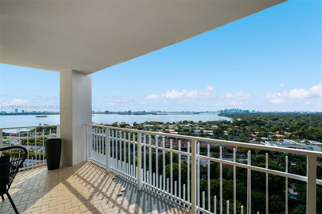 1000 Quayside Ter Unit 1812, Miami, FL 33138 - balcony featuring a water view