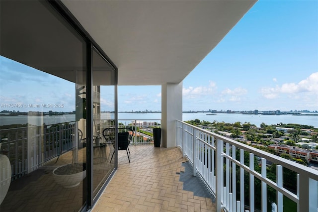 1000 Quayside Ter Unit 1812, Miami, FL 33138 - balcony with a water view