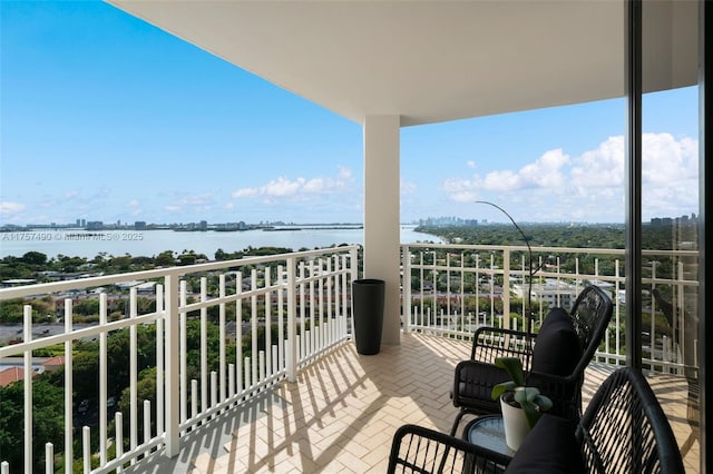 1000 Quayside Ter Unit 1812, Miami, FL 33138 - balcony featuring a water view