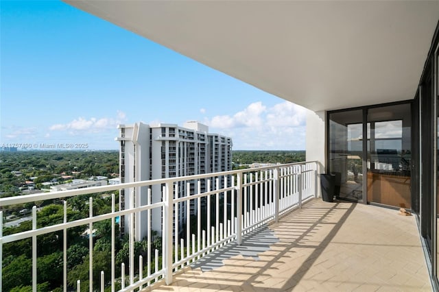 1000 Quayside Ter Unit 1812, Miami, FL 33138 - view of balcony