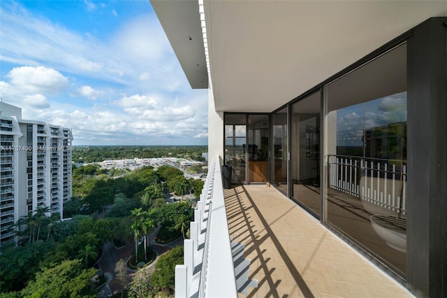 1000 Quayside Ter Unit 1812, Miami, FL 33138 - view of balcony