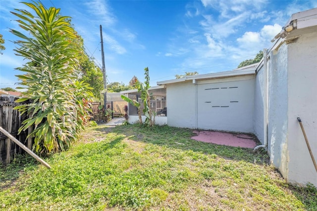 view of yard featuring fence