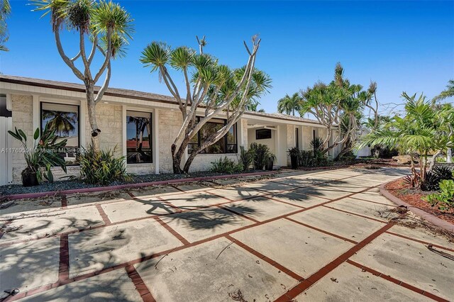 2310 NE 195th St, Miami, FL 33180 - photo 4