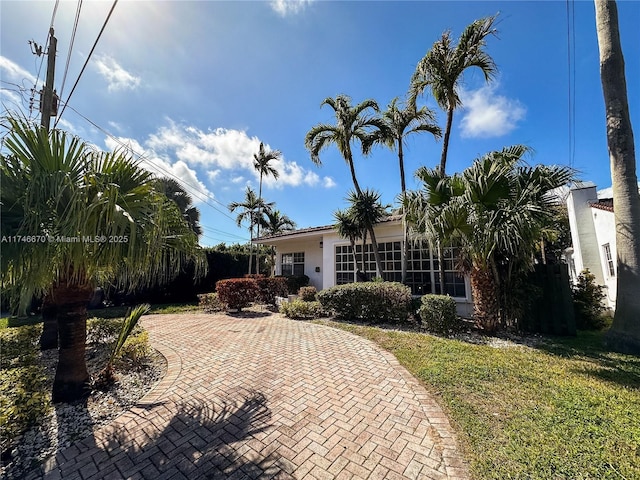 view of front of property with stucco siding