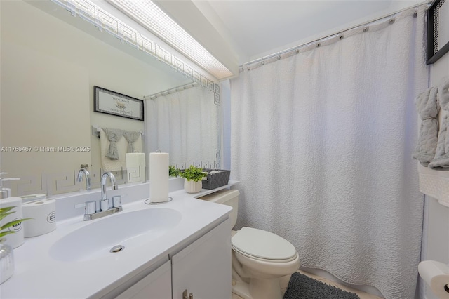 2888 S Carambola Cir S Unit 2079, Coconut Creek, FL 33066 - full bath featuring vanity and a shower with curtain