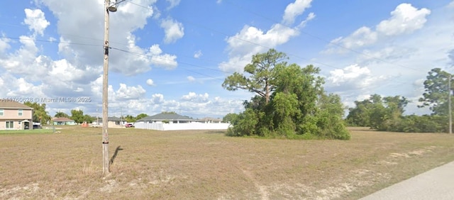 Listing photo 3 for 3219 NW 3rd Pl, Cape Coral FL 33993