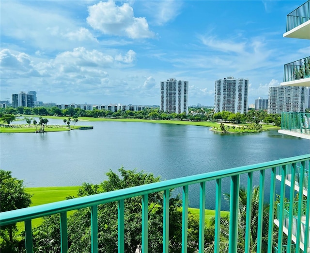 view of water feature featuring a city view