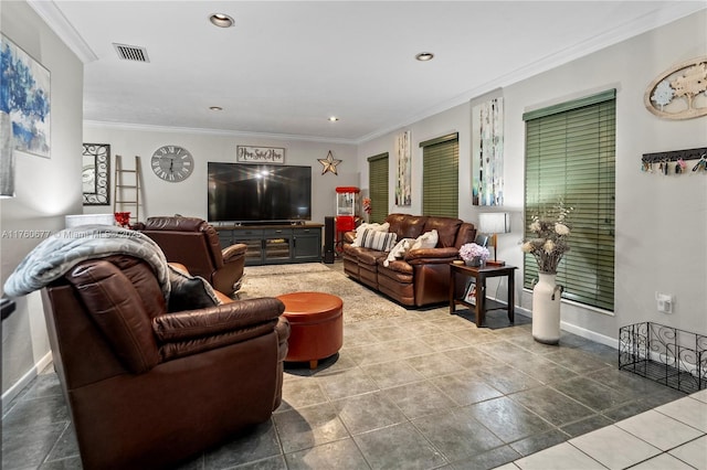 18200 SW 86th Ave, Palmetto Bay, FL 33157 - living area with ornamental molding, recessed lighting, and baseboards