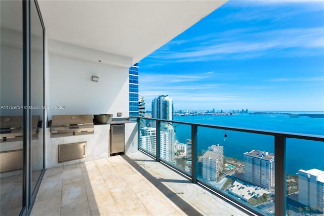1451 Brickell Ave Unit 4002, Miami, FL 33131 - balcony featuring a view of city, a water view, and grilling area