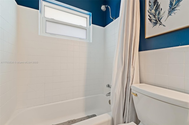367 W Riverside Dr, Tequesta, FL 33469 - full bath featuring shower / bath combo and tile walls