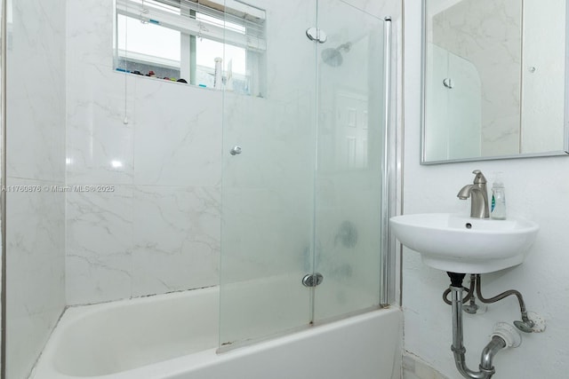 full bathroom featuring enclosed tub / shower combo