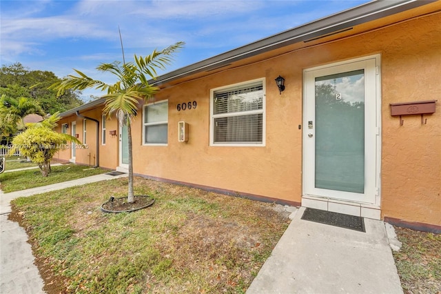 6069 SW 35th St, Miramar, FL 33023 - entrance to property with stucco siding