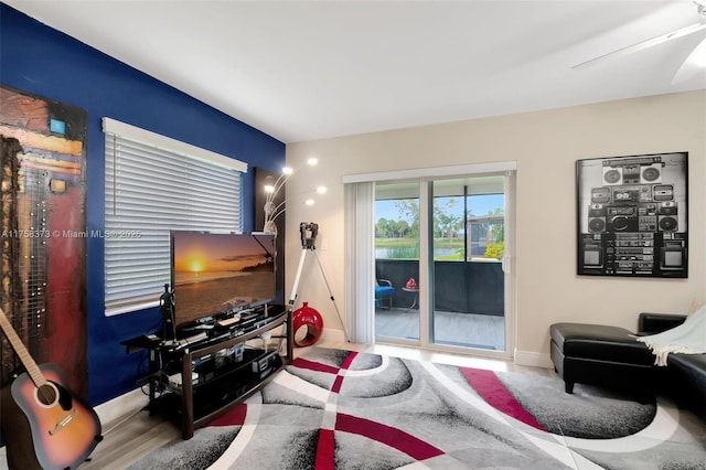 living area with baseboards
