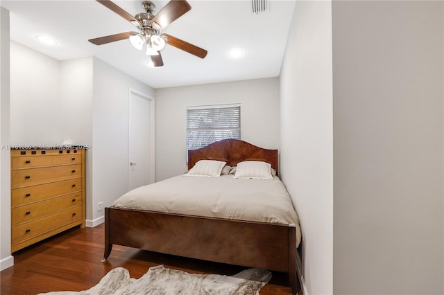 bedroom featuring a ceiling fan, recessed lighting, wood finished floors, and visible vents