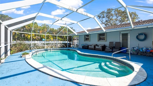 3349 W Park Rd, Hollywood, FL 33021 - view of swimming pool featuring a lanai, a patio area, and a fenced in pool