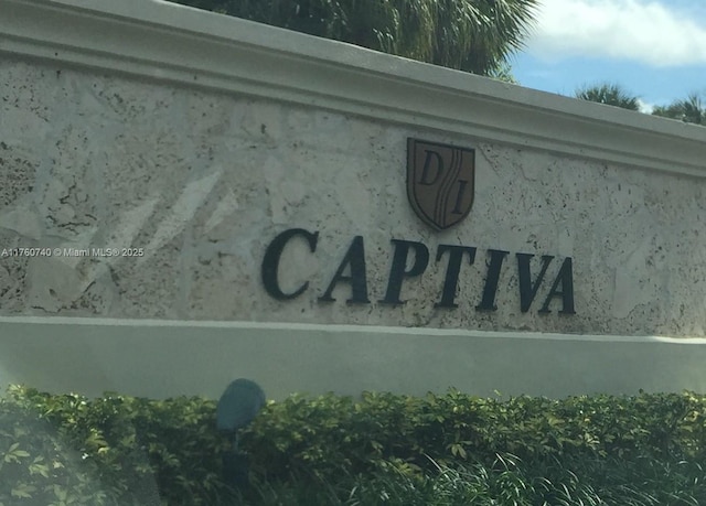 view of community / neighborhood sign