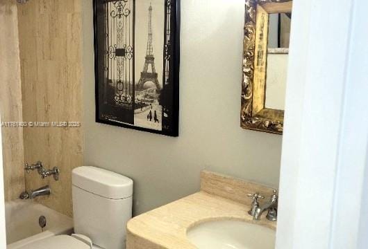 700 Biltmore Way Unit 1005, Coral Gables, FL 33134 - full bathroom featuring toilet, vanity, and bathtub / shower combination