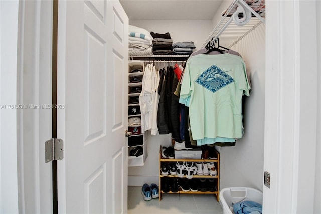 walk in closet featuring tile patterned floors