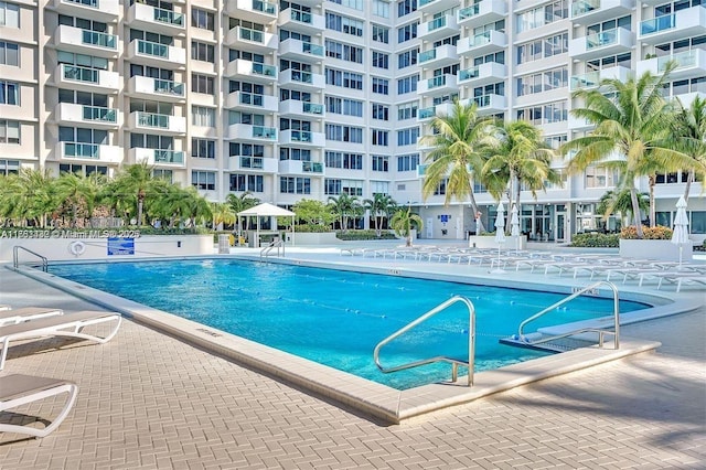 view of swimming pool