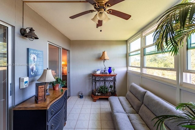 sunroom / solarium with ceiling fan