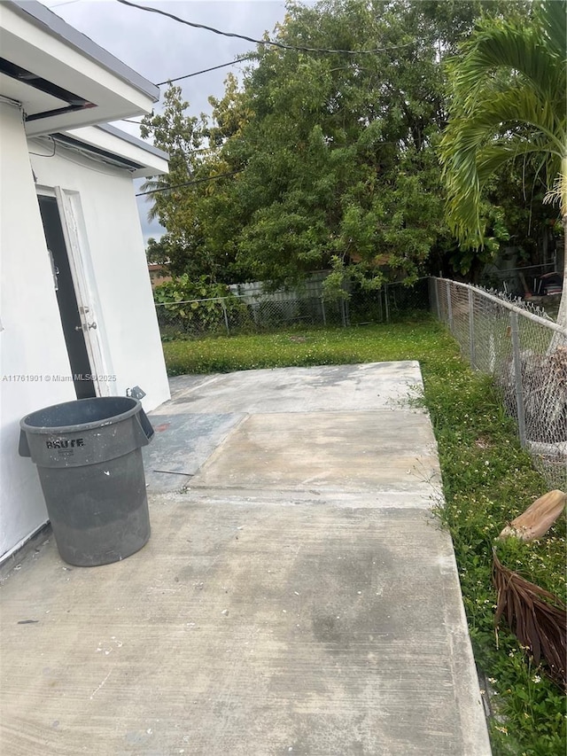 20 NE 215th St, Miami Gardens, FL 33179 - view of patio / terrace featuring a fenced backyard