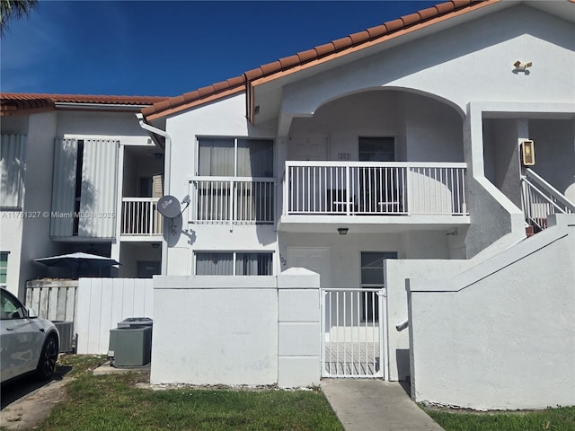 7655 SW 153rd Ct Unit 102, Miami, FL 33193 - view of property featuring a fenced front yard