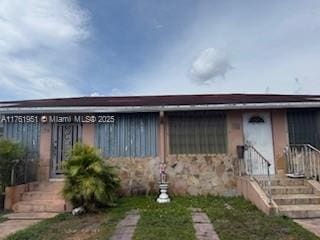 view of front facade