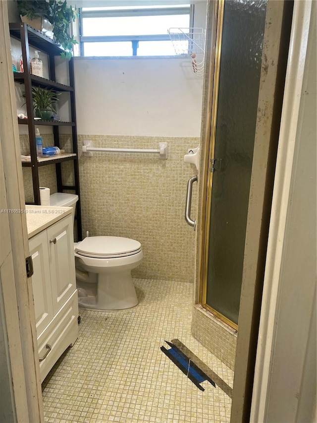 full bathroom with plenty of natural light, toilet, tile walls, and a shower stall