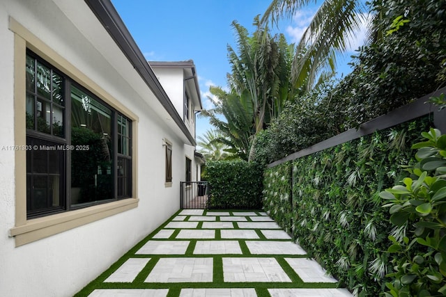 view of yard with a patio area