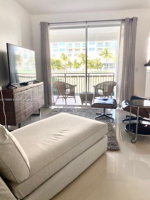 3135 NE 184th St Unit 2104, Aventura, FL 33160 - photo 5