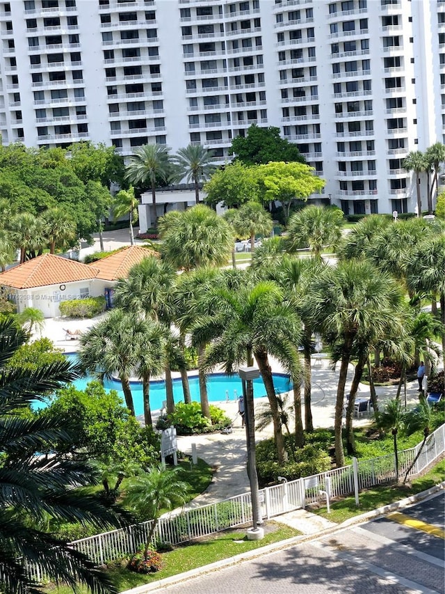 3300 NE 191st St Unit 609, Aventura, FL 33180 - view of home's community with fence private yard