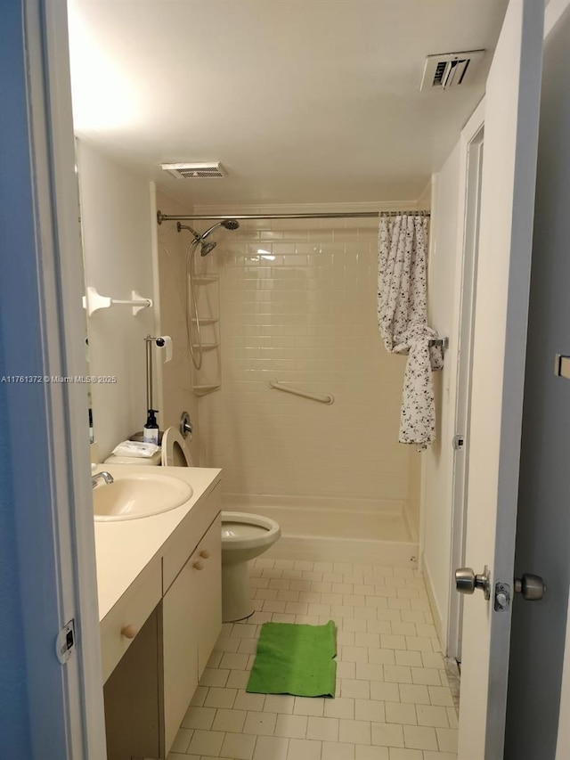 full bathroom featuring tile patterned floors, visible vents, toilet, curtained shower, and vanity