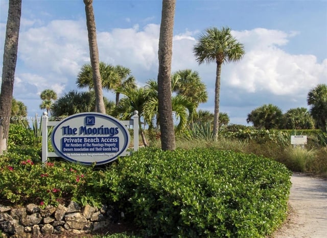 view of community / neighborhood sign