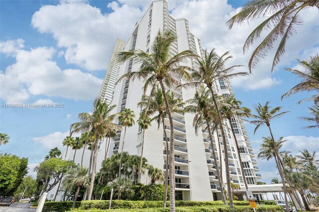 16711 Collins Ave Unit 704, Sunny Isles Beach, FL 33160 - view of apartment building / complex