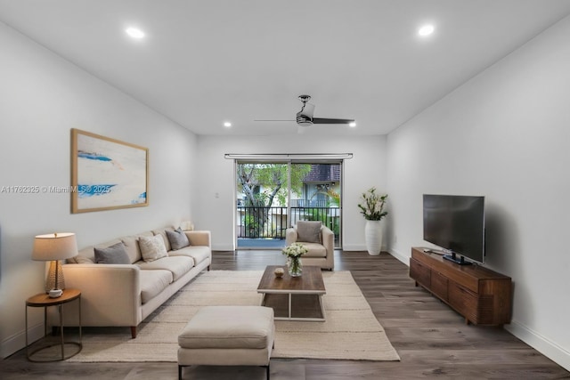 living area featuring recessed lighting, baseboards, ceiling fan, and wood finished floors