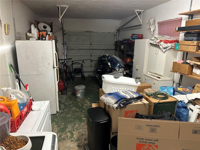 garage featuring freestanding refrigerator