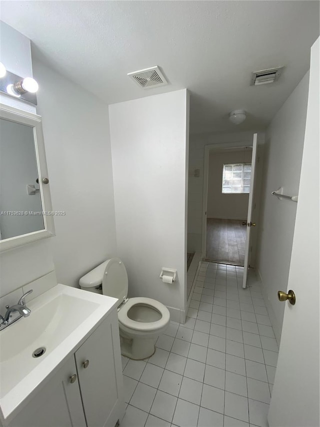 3231 Sabal Palm Mnr Unit 101, Davie, FL 33024 - bathroom featuring vanity and tile patterned floors