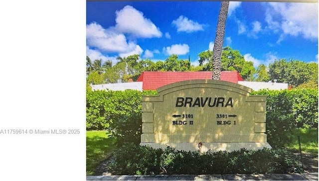 view of community / neighborhood sign