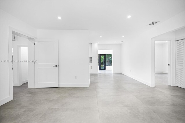 2261 SW 26th St, Miami, FL 33133 - empty room with recessed lighting and baseboards
